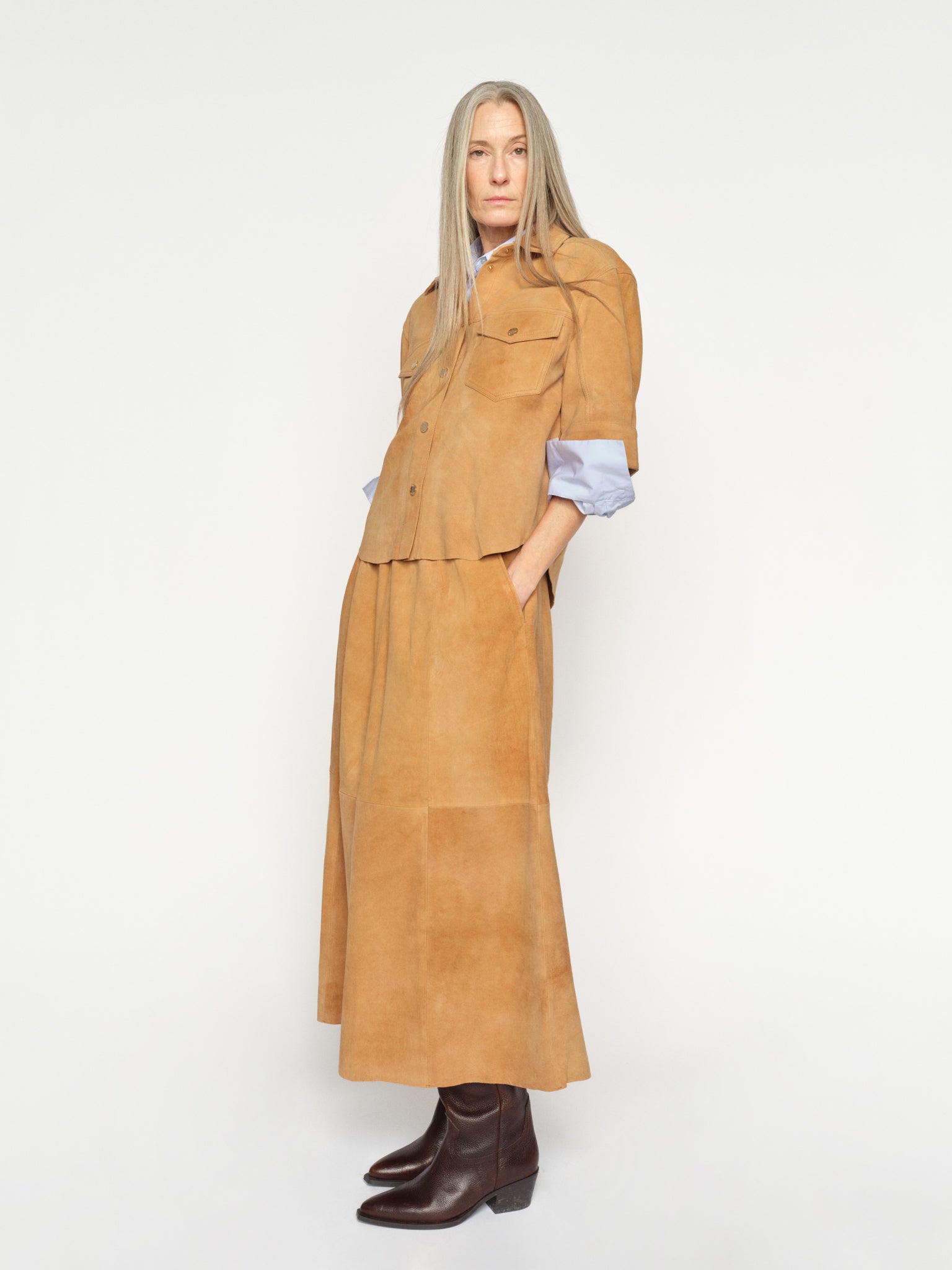 Modelshot / Tan / Detail